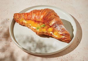 Կրուասան Մանգոյով եվ Սերուցքային Պանրով 